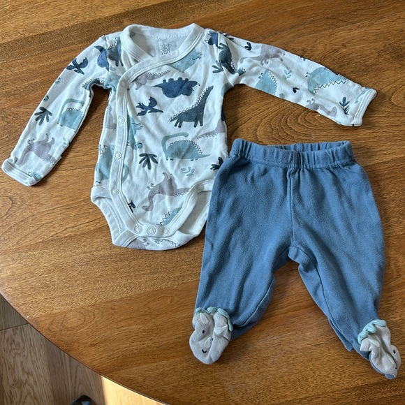 Carter's 2 piece set - Picture 1 of 9